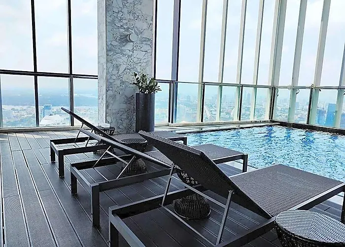 Rooftop Pool Gym Luxury Cozy 1br 1170@phromphong 4*