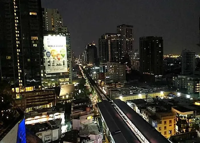 ホテル Rooftop Pool Gym Luxury Cozy 1br 1170@phromphong