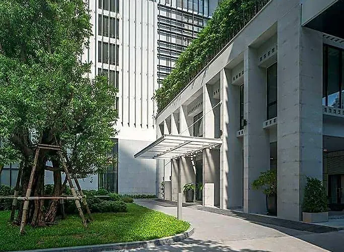 ホテル Rooftop Pool Gym Luxury Cozy 1br 1170@phromphong