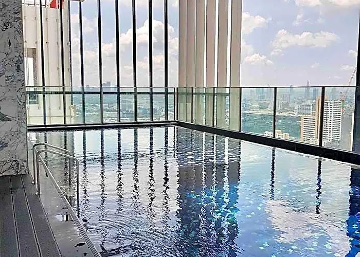 Rooftop Pool Gym Luxury Cozy 1br 1170@phromphong 4*