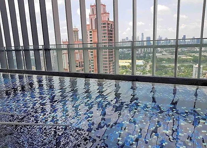 ホテル Rooftop Pool Gym Luxury Cozy 1br 1170@phromphong 4*