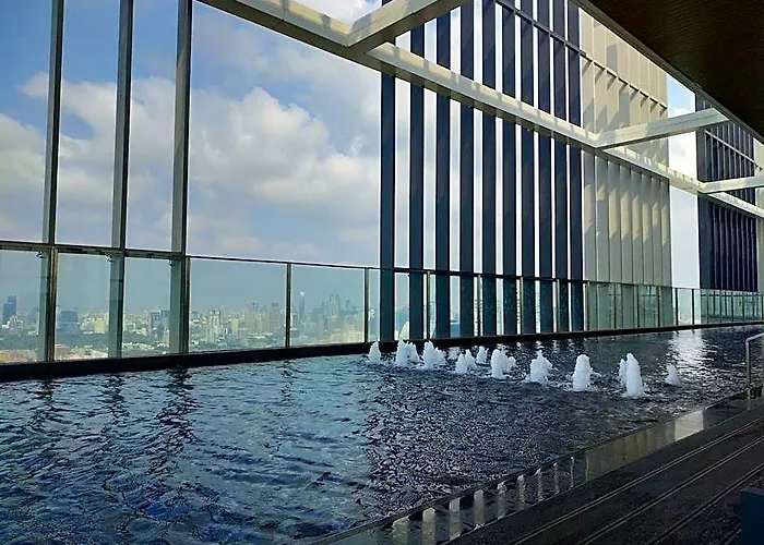 ホテル Rooftop Pool Gym Luxury Cozy 1br 1170@phromphong