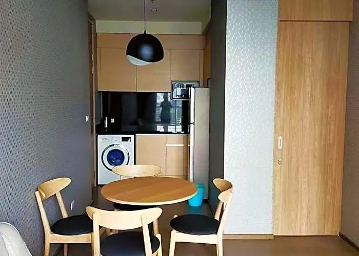 ホテル Rooftop Pool Gym Luxury Cozy 1br 1170@phromphong